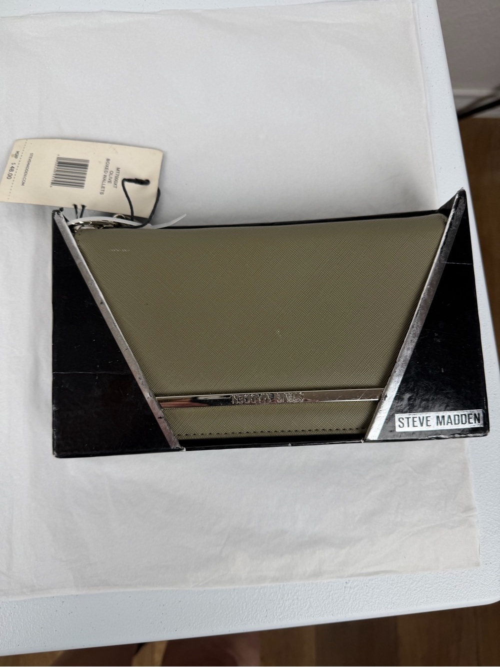 Steve Madden Olive Green Unisex Zip Wallet with Silver Trim NWT